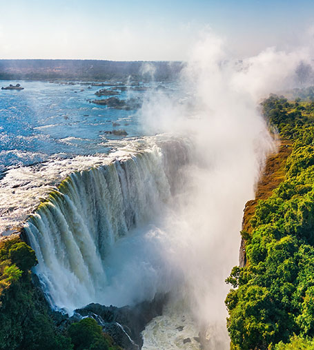 Victoria‑Wasserfälle und Flusslandschaft im Caprivi‑Zipfel auf einer Namibia‑Safari‑Rundreise bei Ombakata – spektakuläre Natur und Wasserkulisse